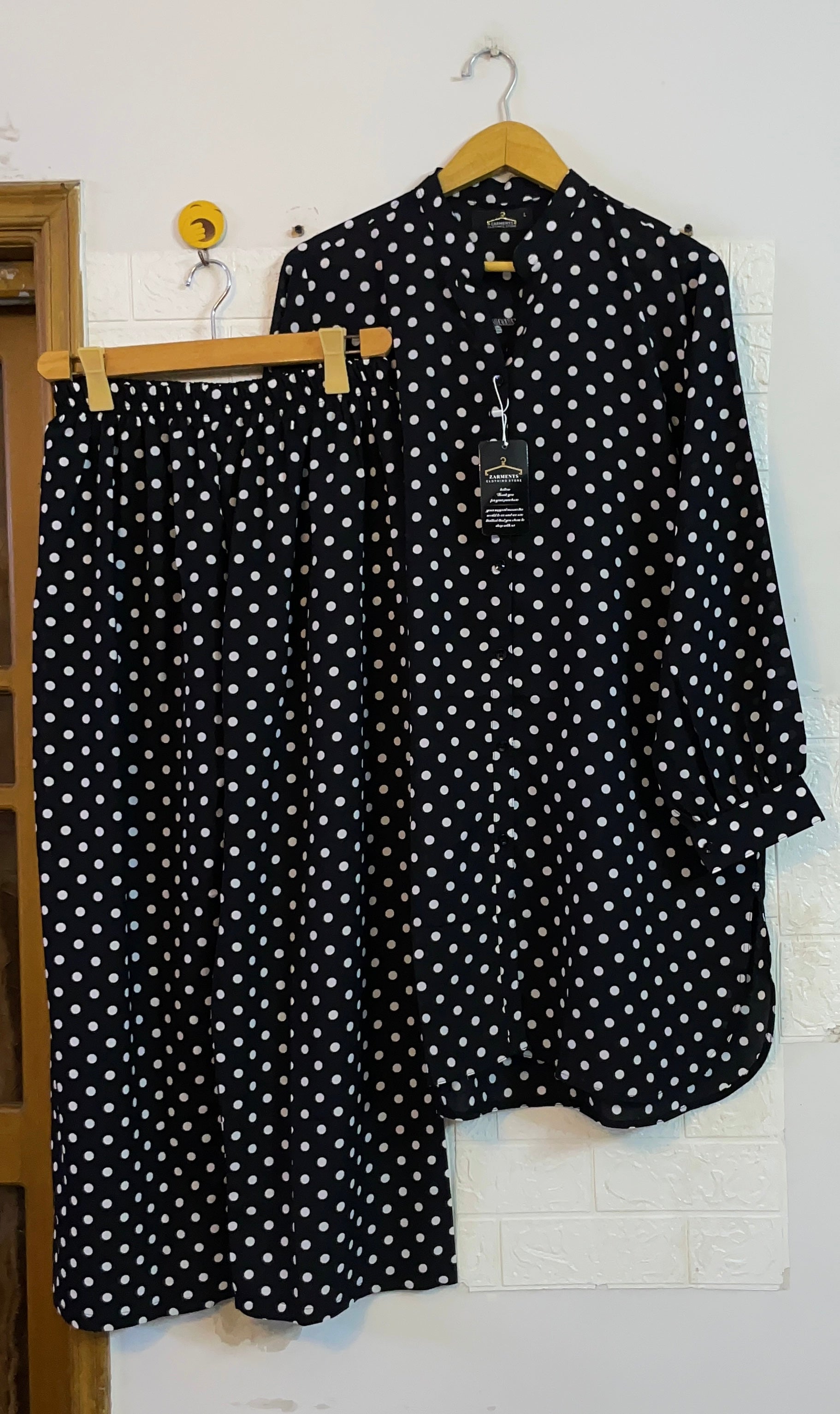 Black polka