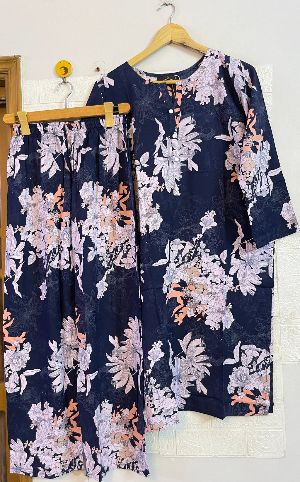 Deep navy pearl