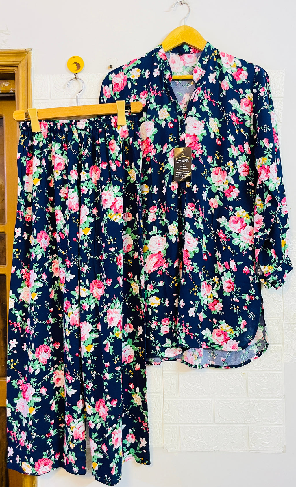 Navy Rosy garden