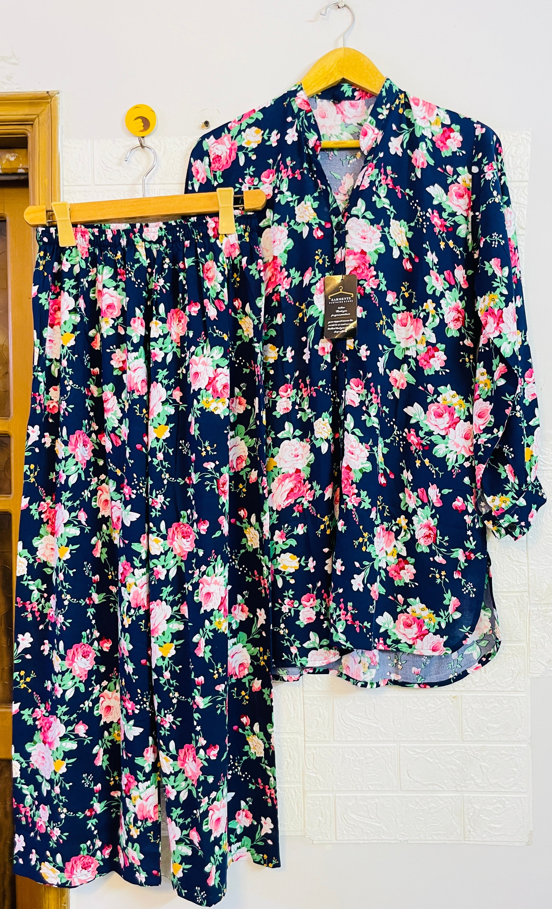 Navy Rosy garden