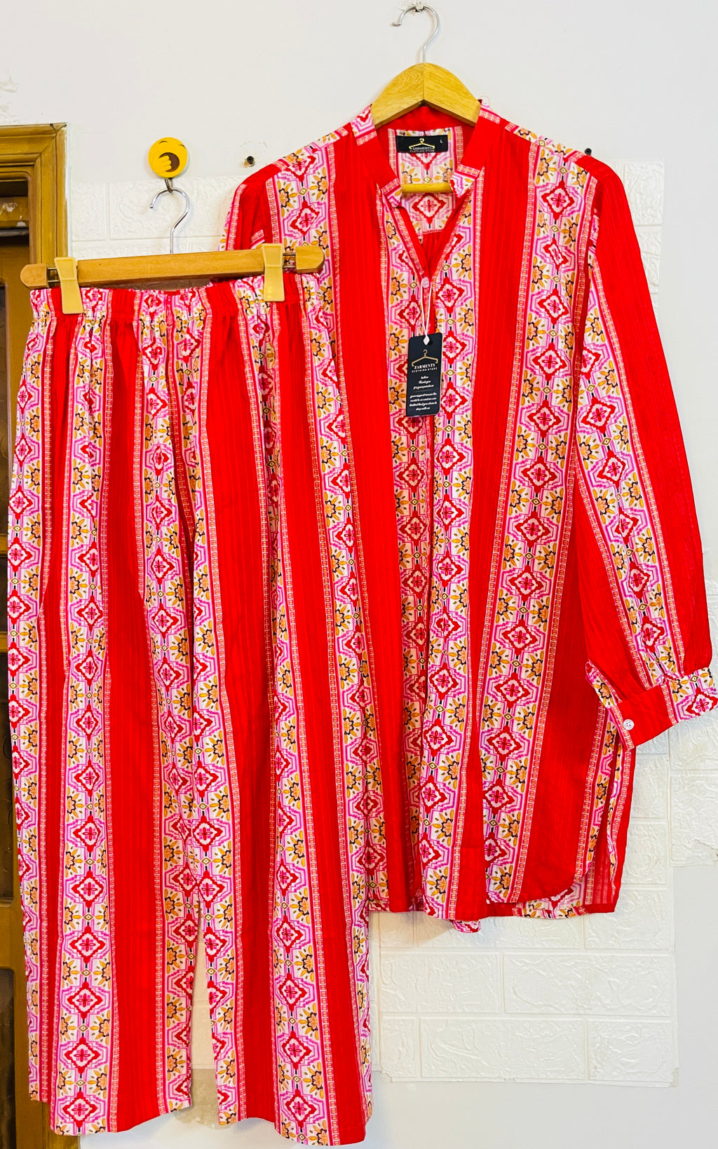 Traditional red