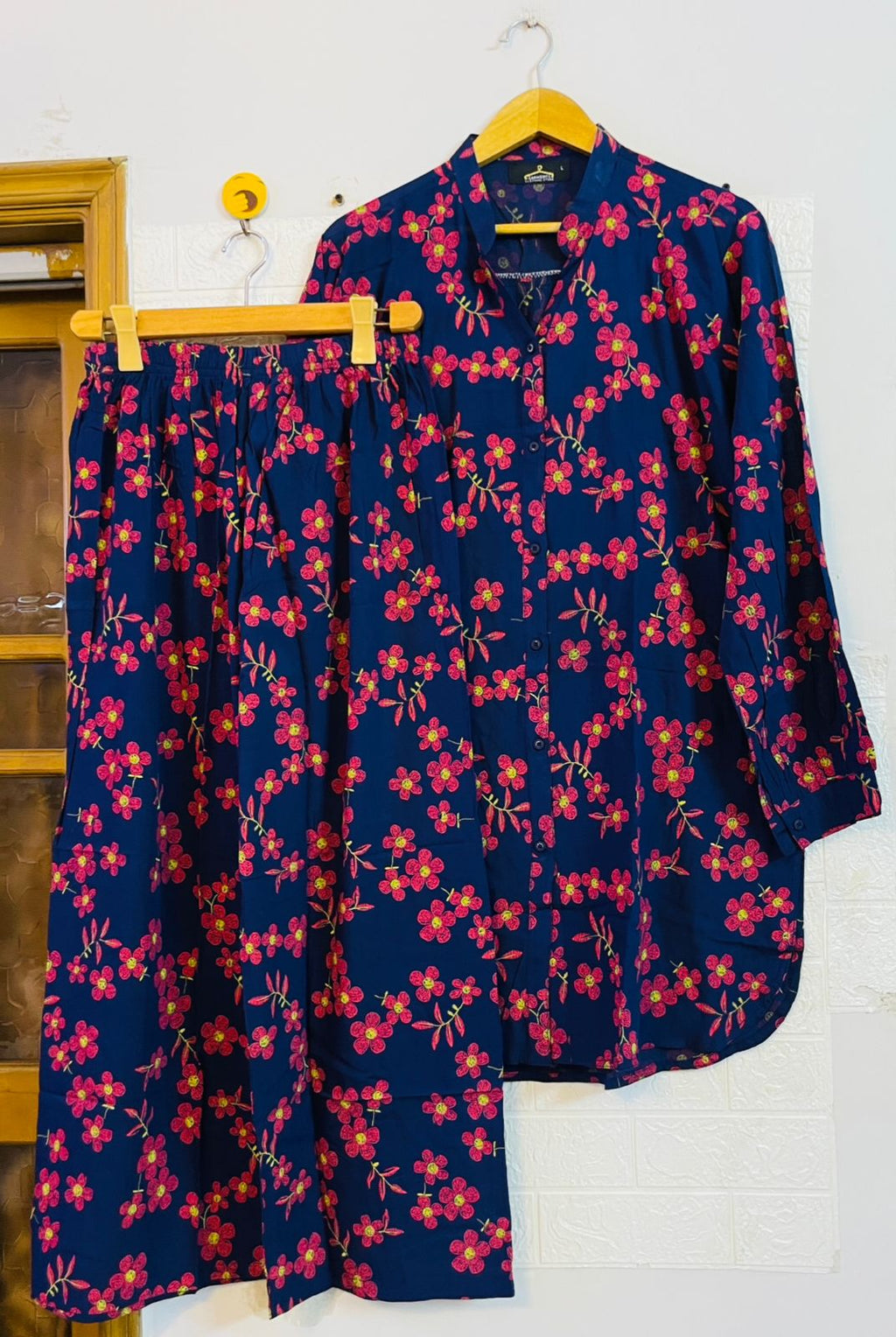 Navy blue picnic lawn