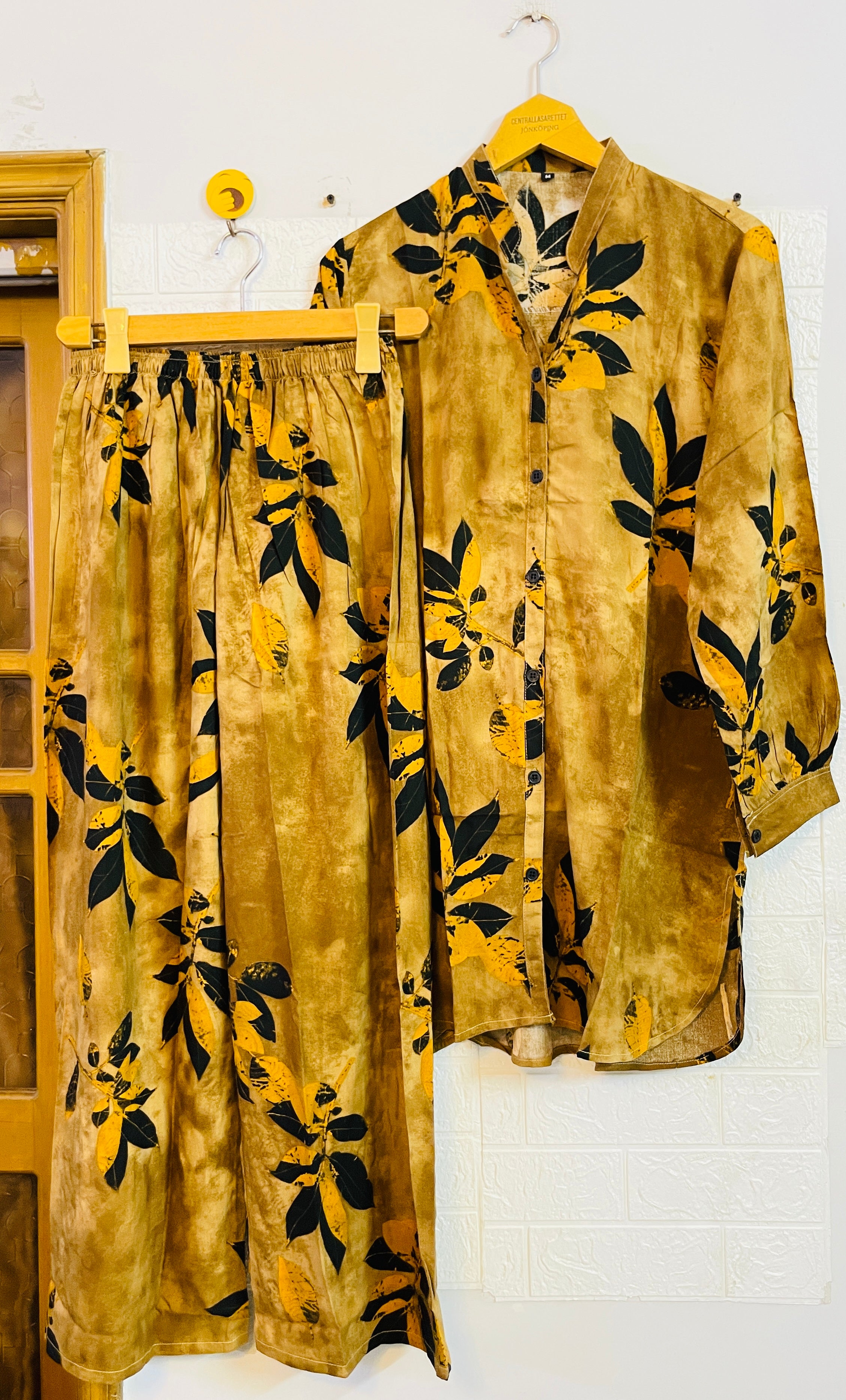 Gold ensemble coord
