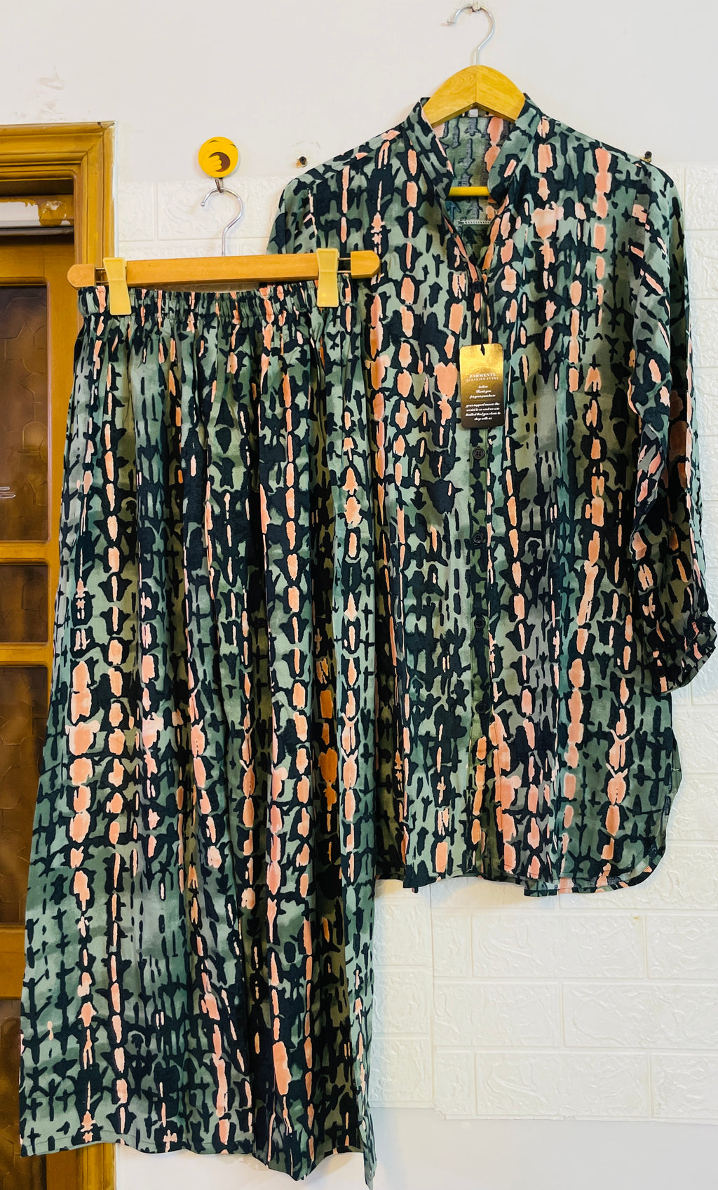 Green tie n dye