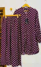 Magenta polka dots