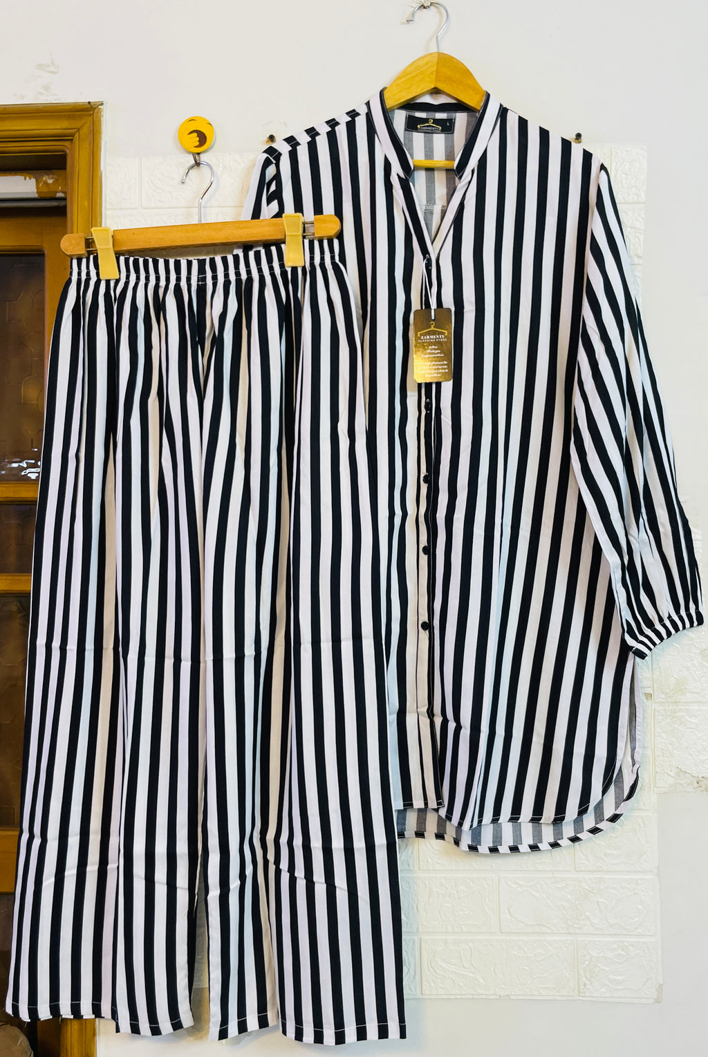 Monochrome stripes