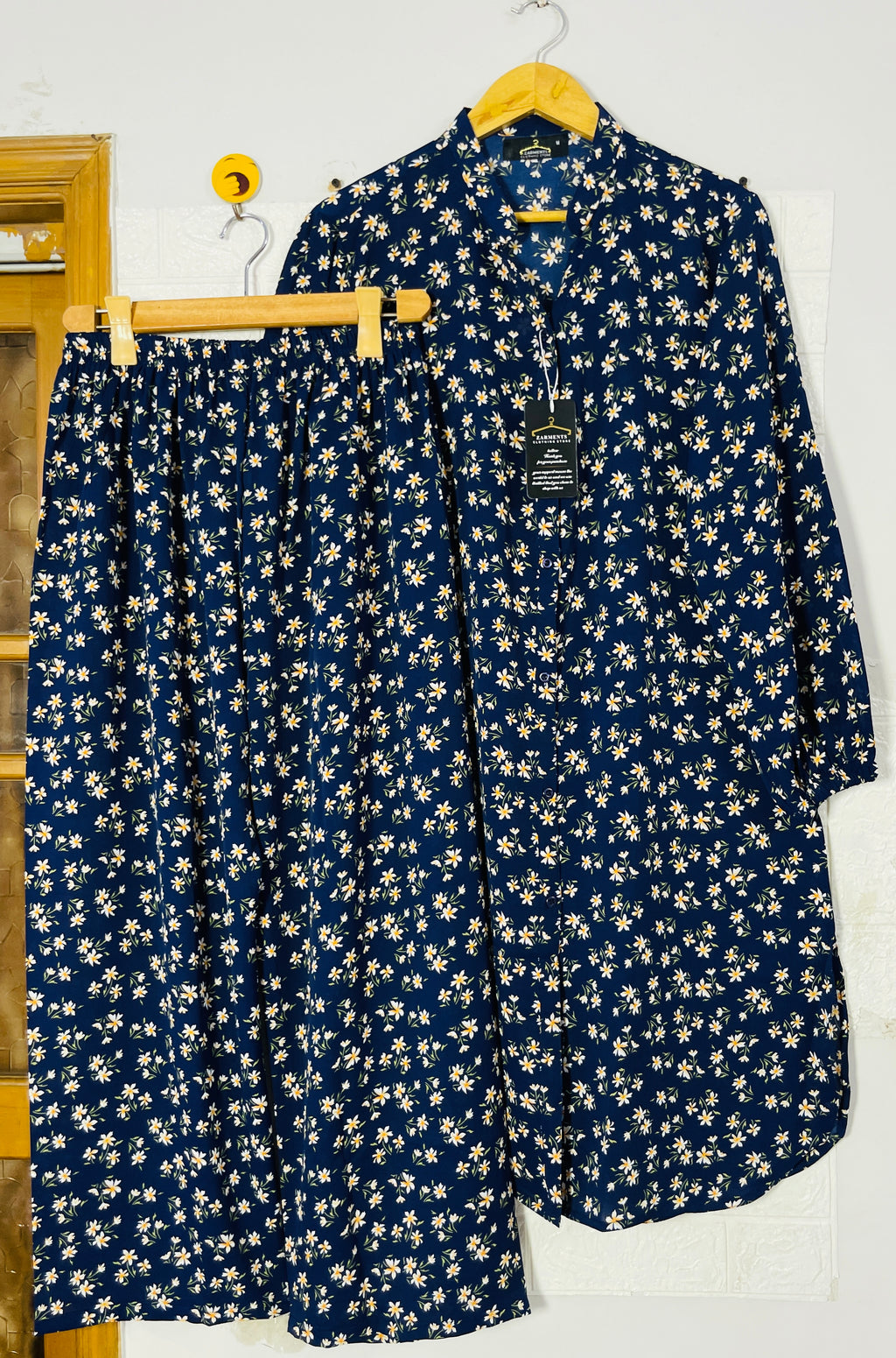 Navy petals