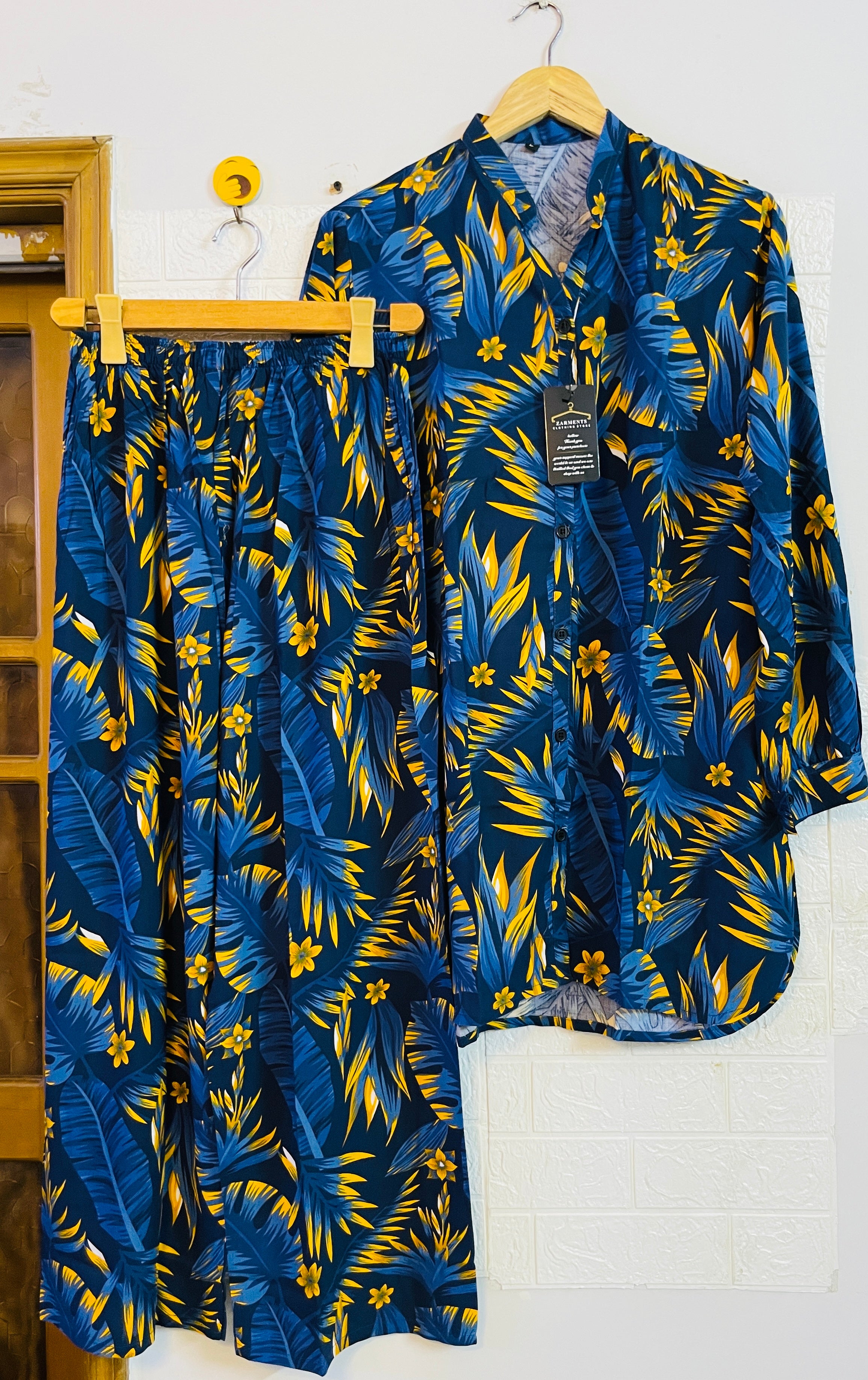 Tropical leaf set