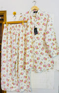 Florida off-white flowers