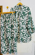 Tropical leaf green