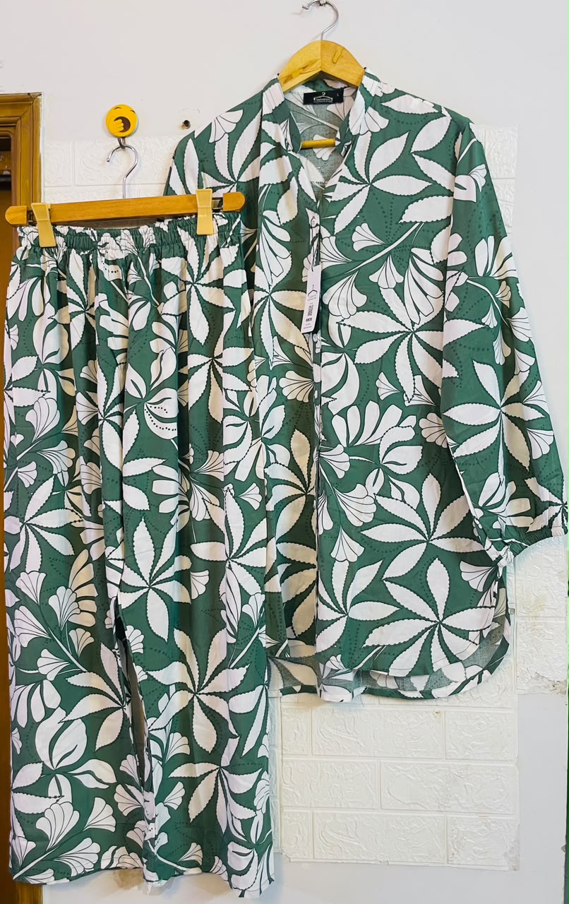 Tropical leaf green