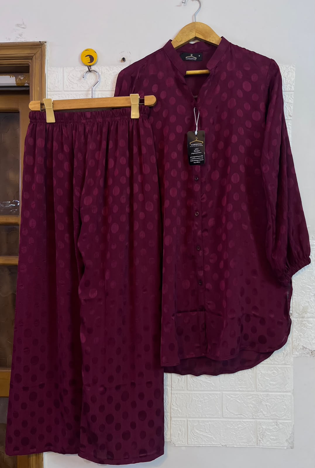 Mehroon polka dot.