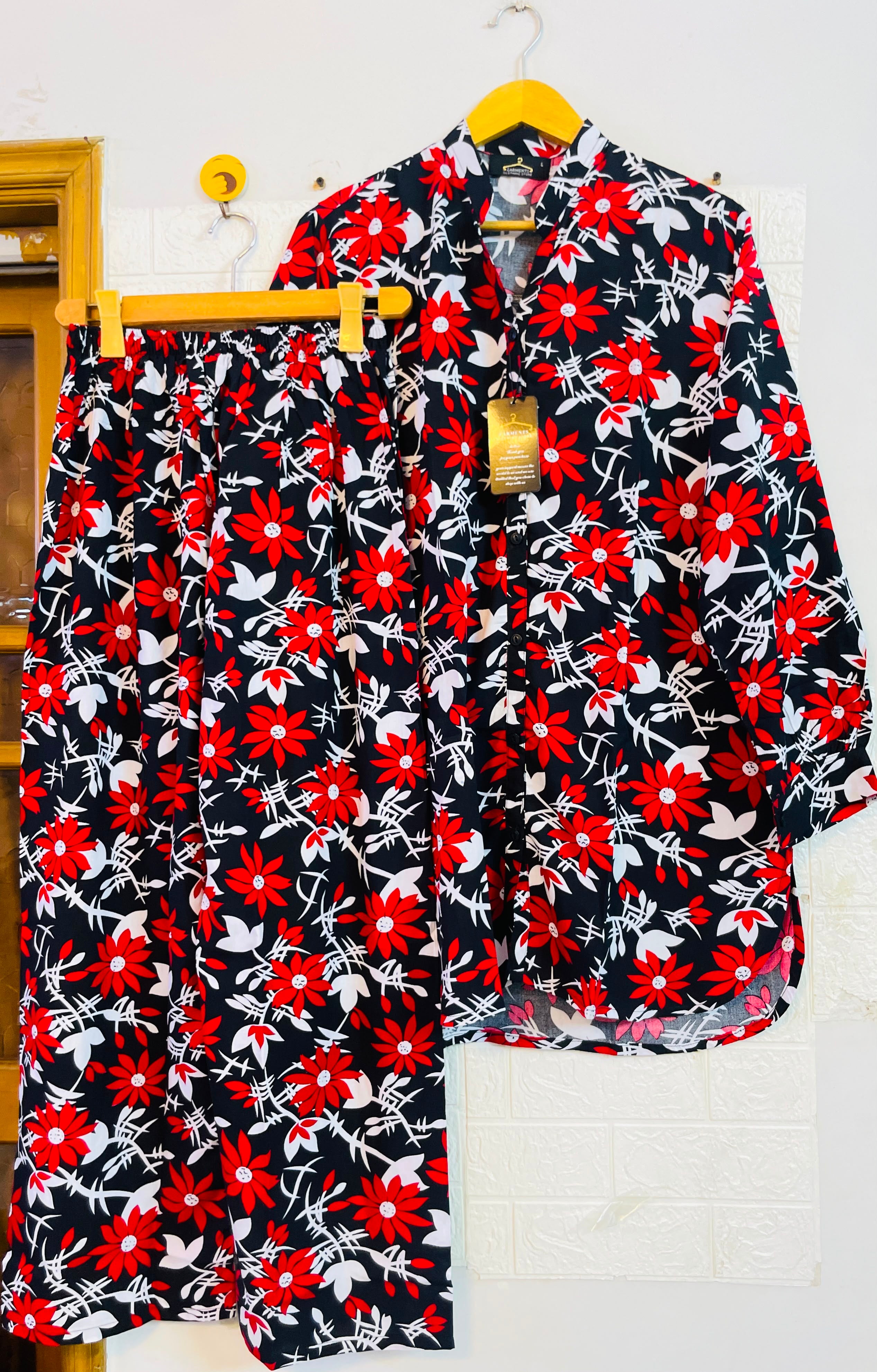 Bloom black
